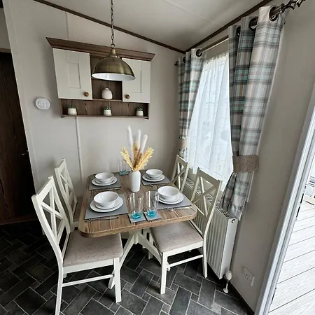 Jandor Retreat Apartment Lossiemouth Exterior photo